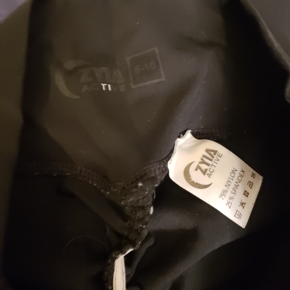 EUC Zyia Black Brilliant Scrunchy What Butt - Picture 3 of 6